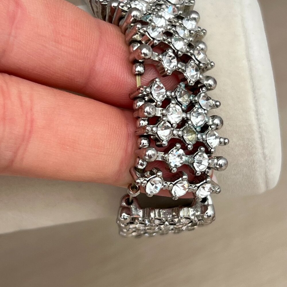 Vintage White Rhinestone Silver-tone Metal  1" Wide Stretch Bracelet / Showgirl - Picture 13 of 14